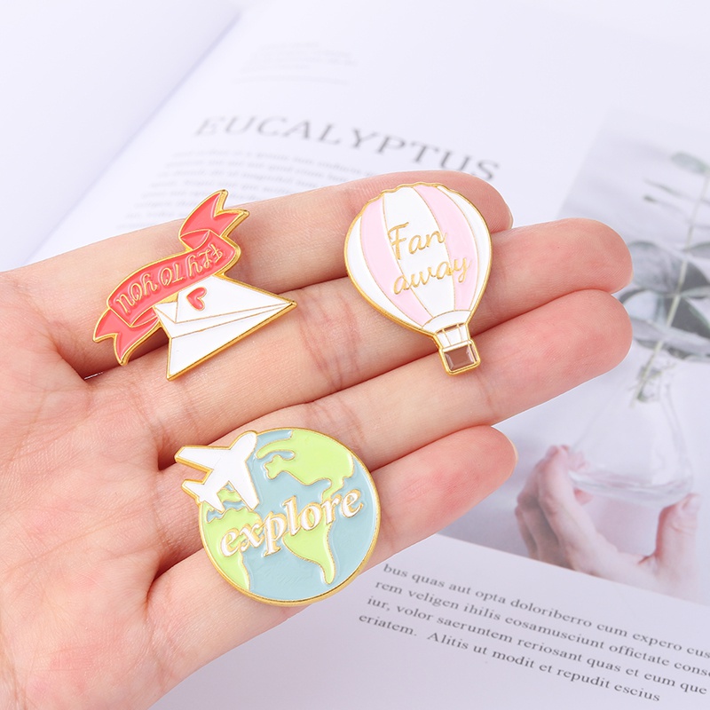 Bros Pin Enamel Desain Kartun Travel Bahan Metal Untuk Hadiah