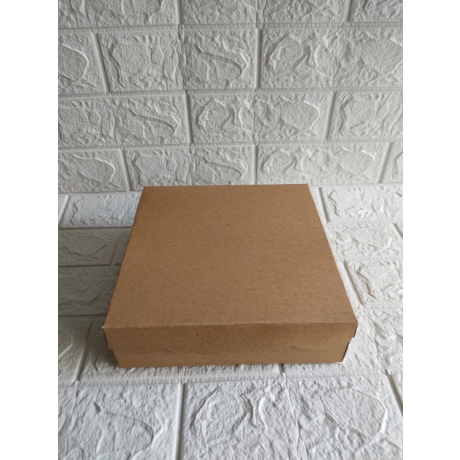 

Box Coklat Renda Full Laminasi uk 22 x 22 PERPACK