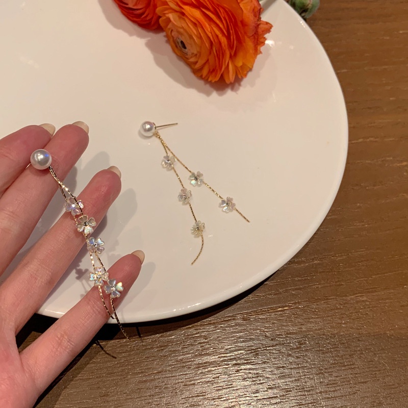 Anting AT 24 Fashion Wanita Anting Keren Lucu Unik Elegant /BS