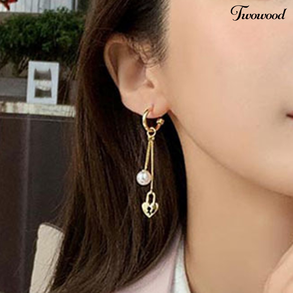 1 Pasang Anting Juntai Bentuk Hati Bahan Alloy Untuk Wanita