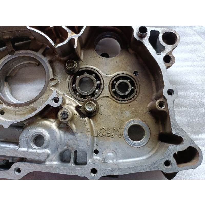 Blok Krengkes Oli (Bagian kana) HONDA ABSOLUTE REVO/BLADE/REVO FIT/REVO FI (KWW-KWB) ORIGINAL,