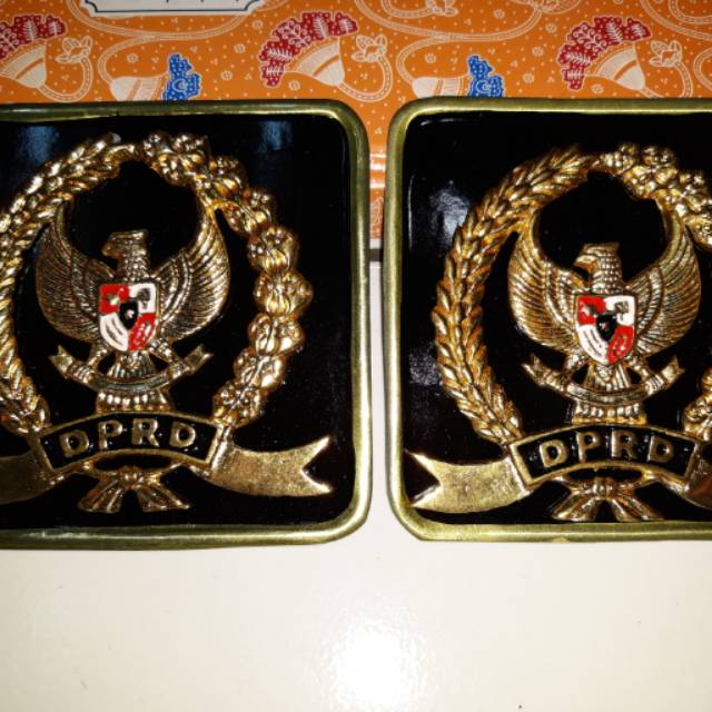 Plat mobil DPRD