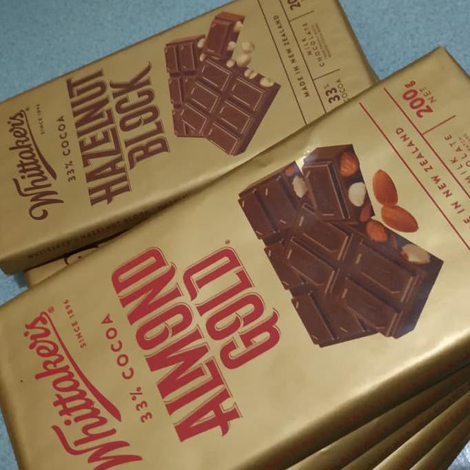 

Hot Item Cokelat Whittaker'S Almond Gold 33% 200Gr -