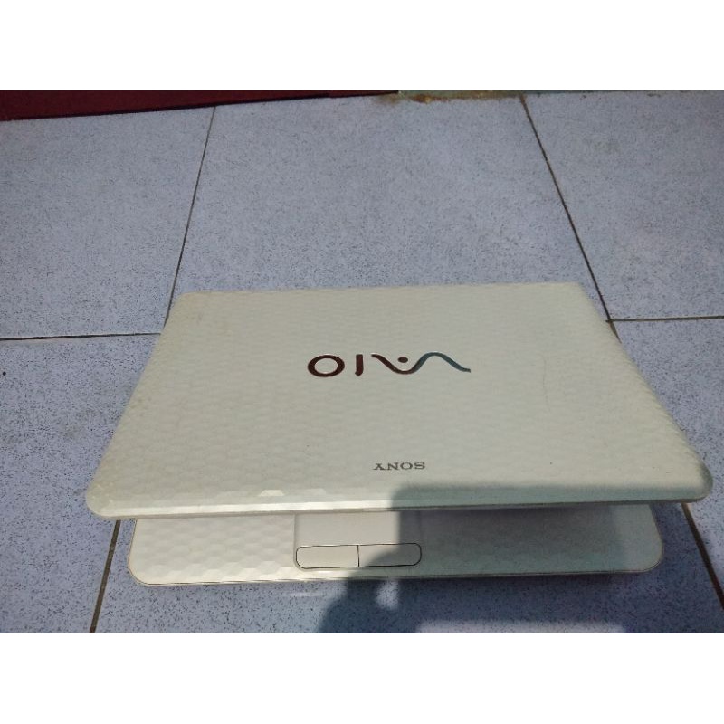 Laptop mulus core i3