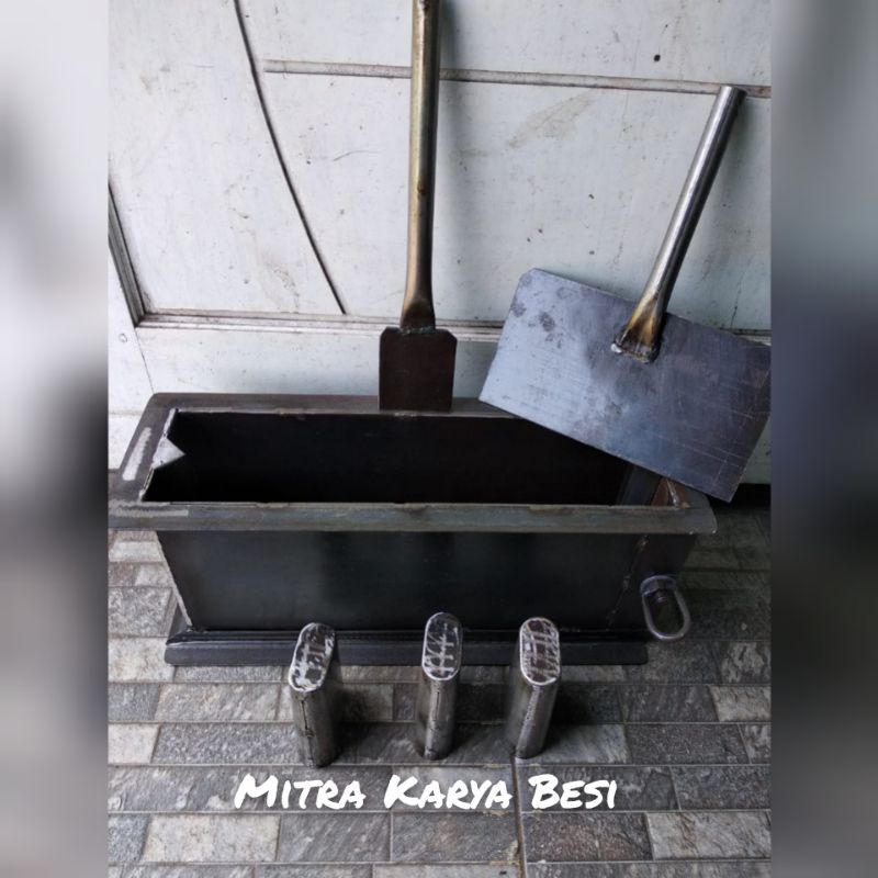 Cetakan batako lubang 3 ukuran 40-10-20 free penggebuk