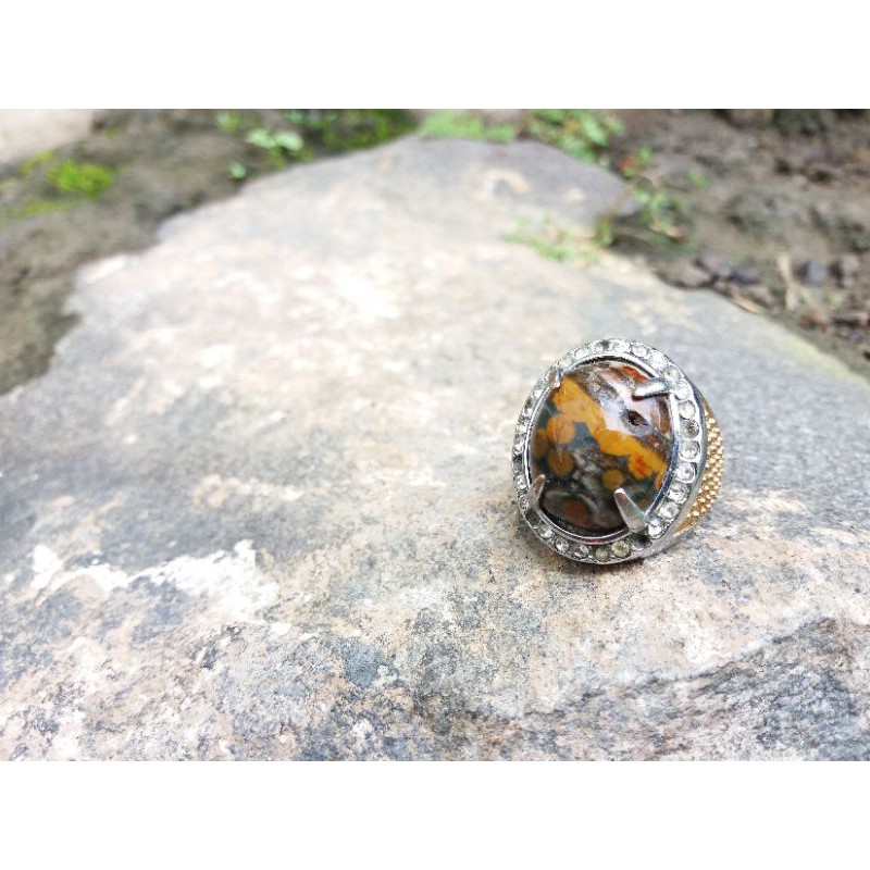 Natural Batu Klawing Combong Motif Telur Kodok