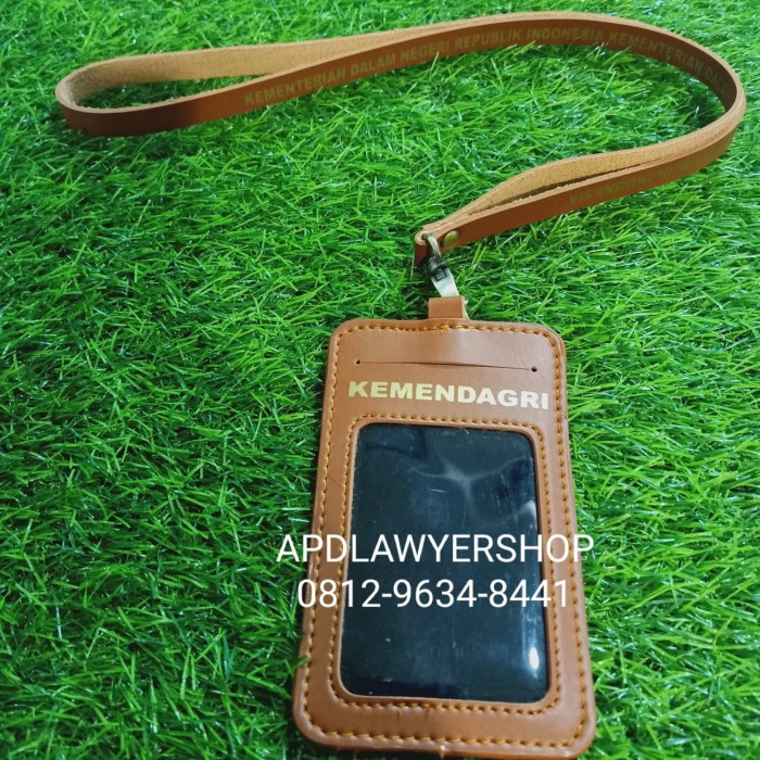 

ID CARD TALI COKLAT DOFF KEMENTERIAN DALAM NEGERI REPUBLIK INDONESIA