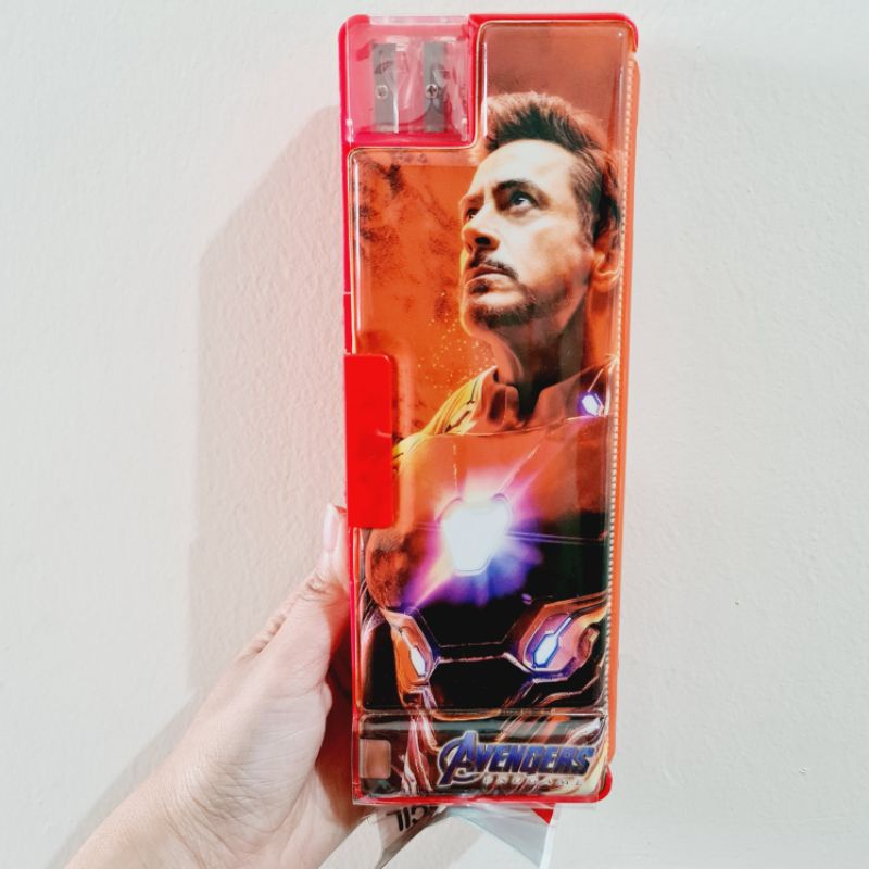 

Pensil Case Magnet Password Avengers Merah , Biru