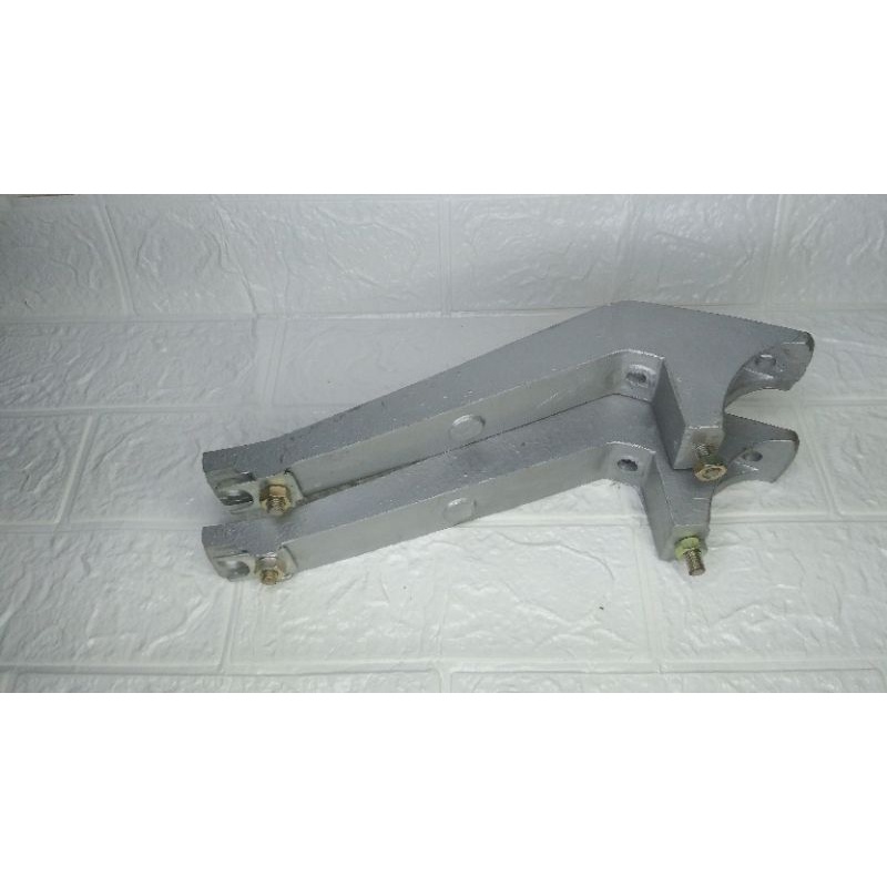 dudukan ban Vespa r10