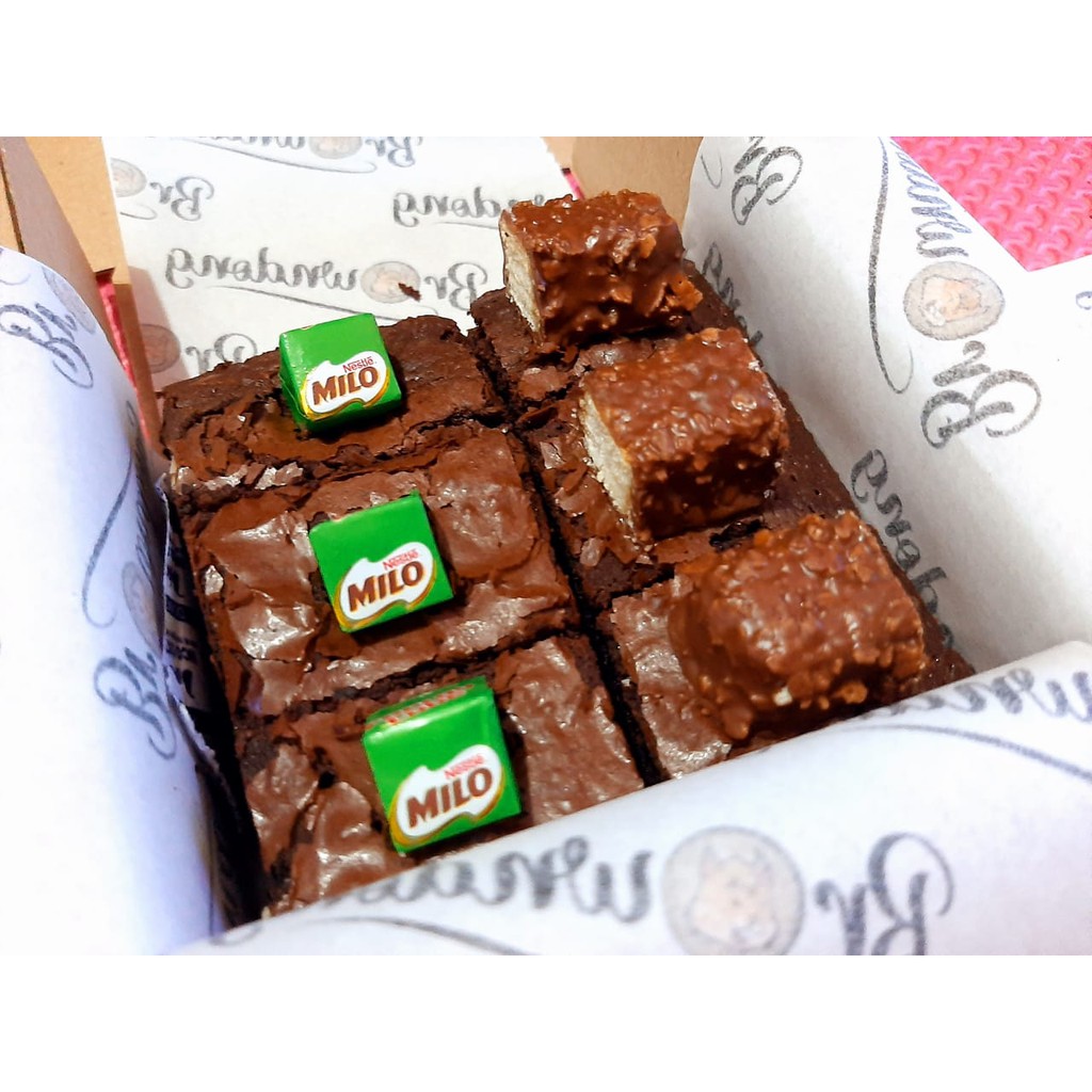 

BROWNIES FUDGY - Brownies Coklat Ukuran Small (Personal) Aneka Topping