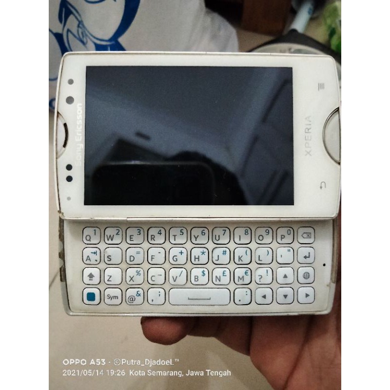 Sony Ericsson SK17 i Mini Pro Black White Original Jadul Langka Mulus Unik Slide Speaker Bass Joss