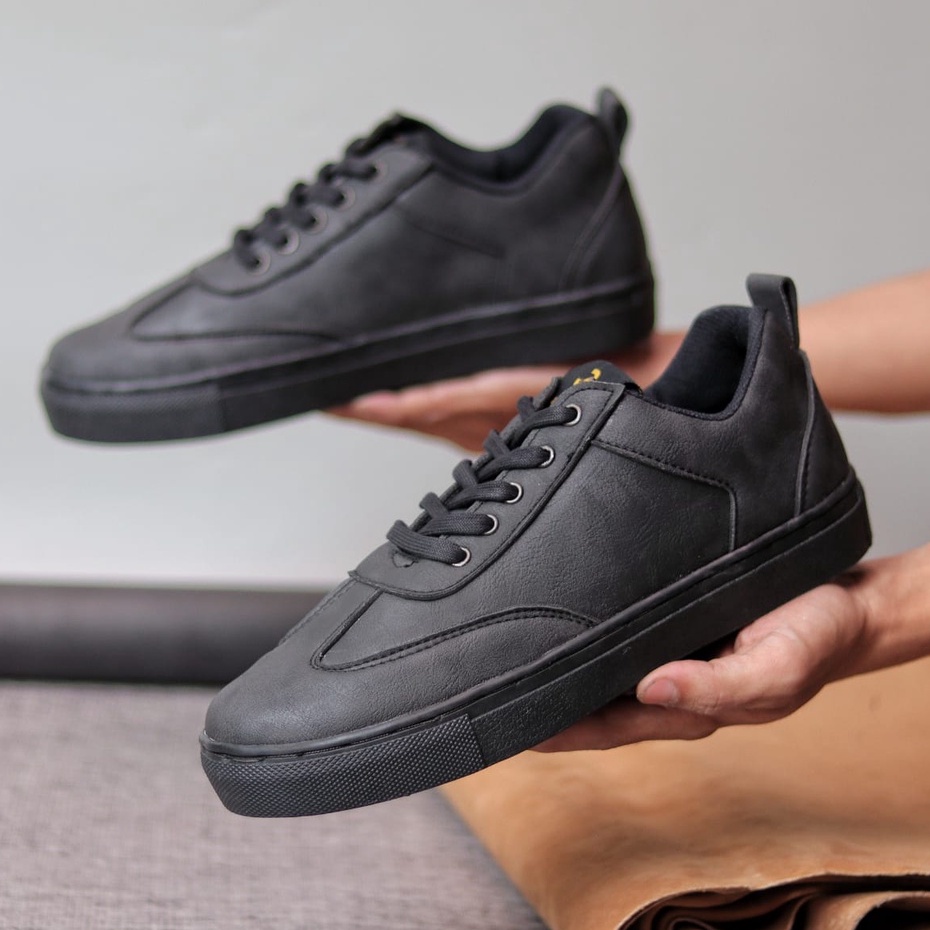 JIM Sneakers Kasual Pria Hitam Simple Trendy Original Footwear Kulit Sintetik Main Gaya Hangout