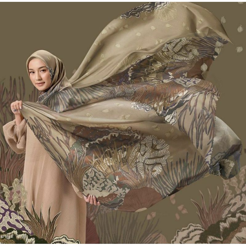 Anahita Scarf Original by Mega Iskanti