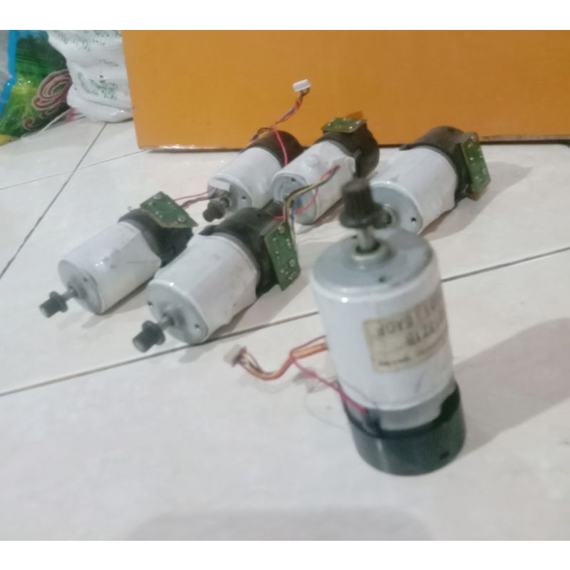 DC MOTORBrand : SANKYOType Brushed motor dc12v 2700rpm /24v 4900rpm