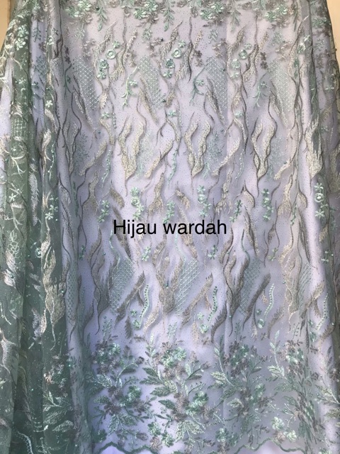 Kain tulle bordir mutiara bunga tepi/tumpal. Kain kebaya