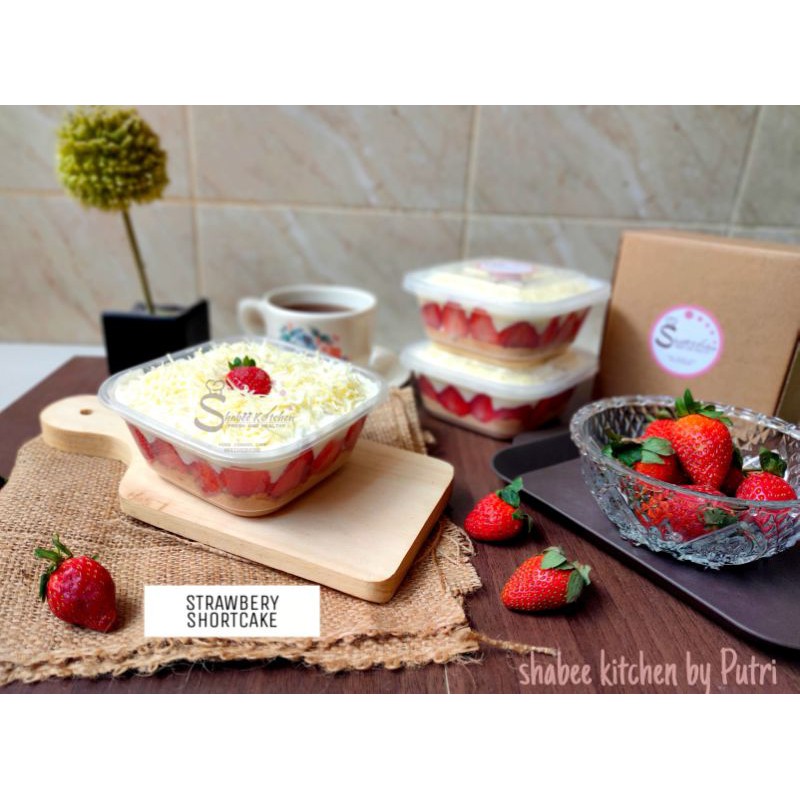 

Dessert Box Strawberry Shortcake - 350ml