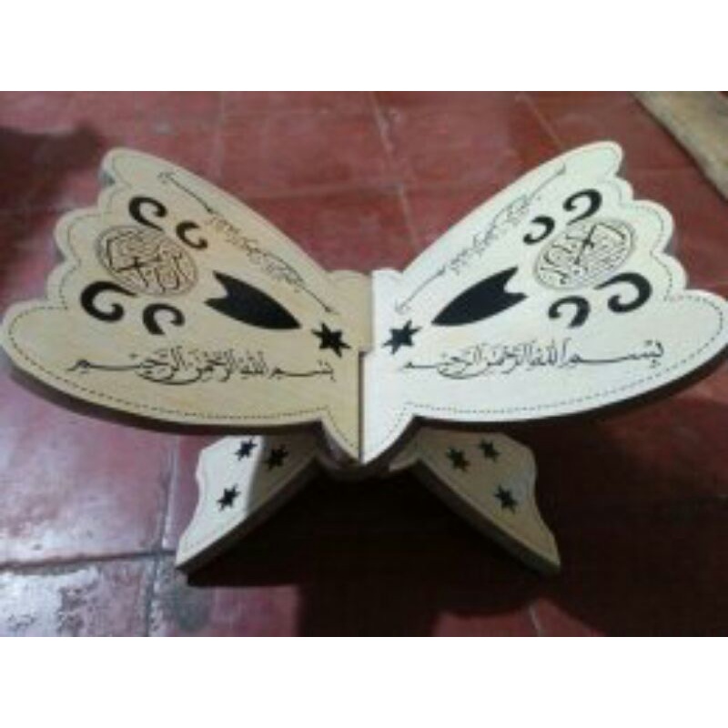 

rehal al quran rehal motif baru rehal kupu kupu untuk dudukan meja baca al quran.rehal ter murah.