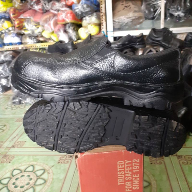 Sepatu Sapety second MERK RENDOM KING,, CHETAH,,KENT,,DR OSA,, DAKKAR,,K2,,,,UJUNG BESI SECOND