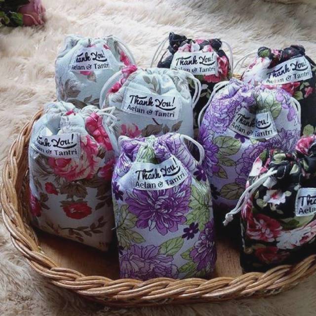 

Souvenir Pouch serut Ukuran 15 X 10