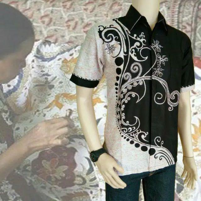 Terbaru Hem Eksport Batik Pria Kerja Kantor Slimfit / Baju Cowok Modern - Hitam Gold Kekinian Casual