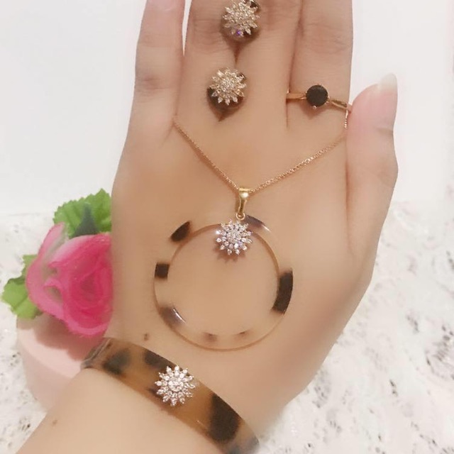 set lapis emas awet cantik 88