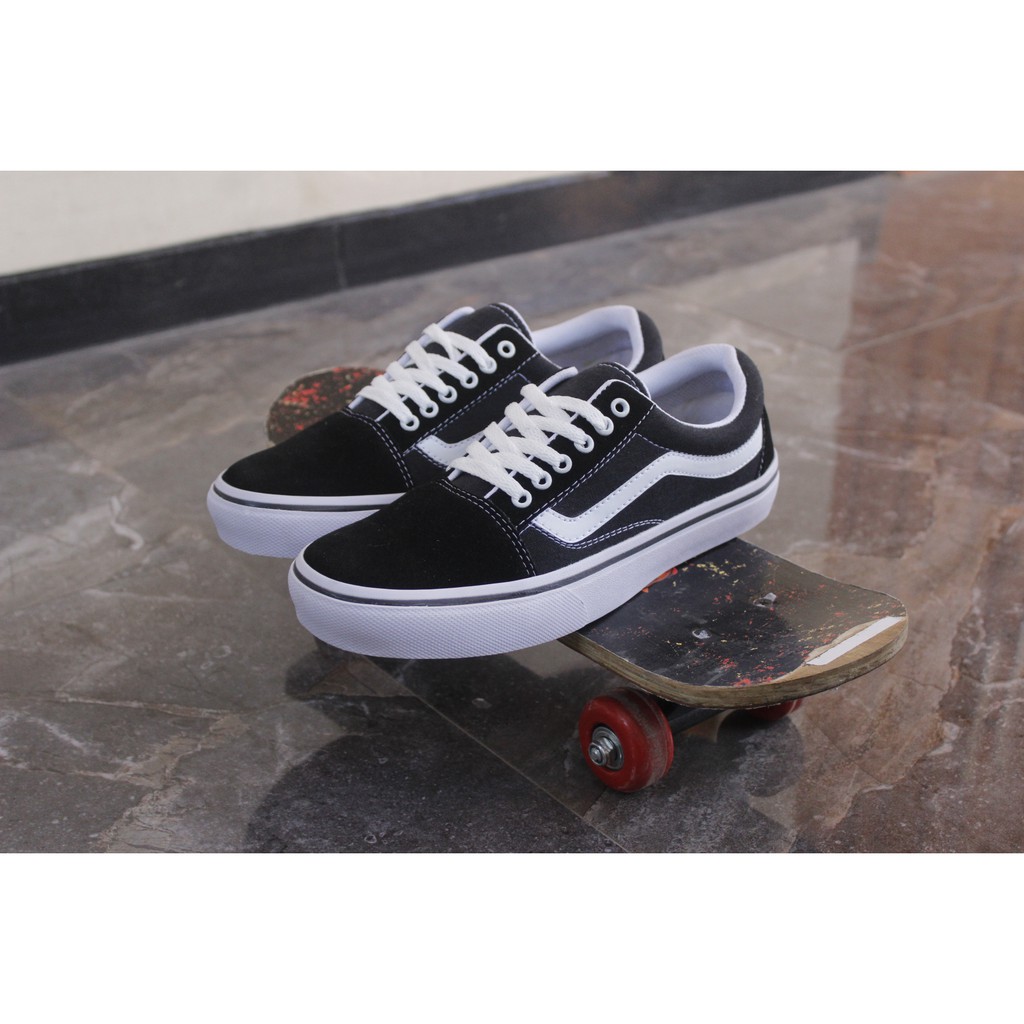 VANS OLDSKOOL CLASSICS BLACK WHITE , KUALITAS TERBAIK , SEPATU PRIA , SEPATU SEKOLAH , BONUS BANYAK