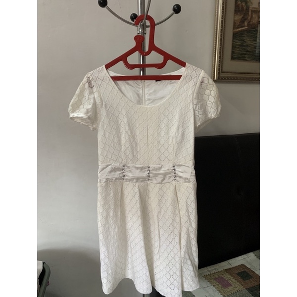 Dress Putih Preloved