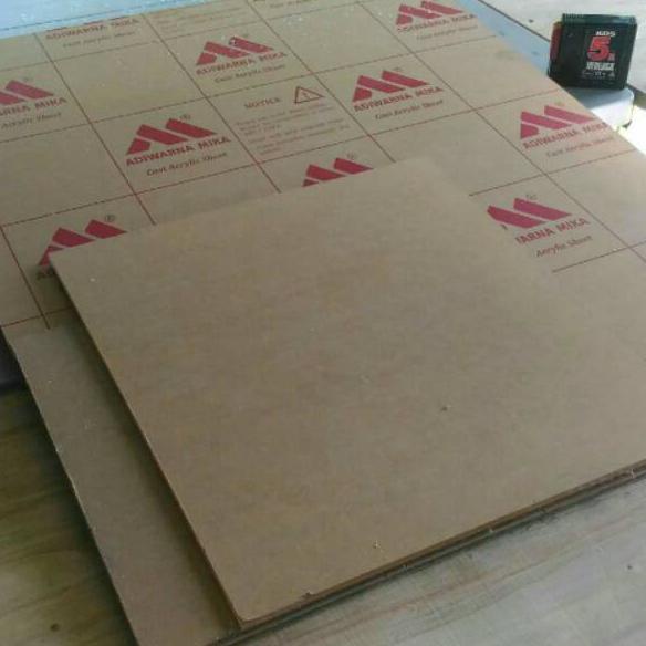 

Borong Acrylic sheet - Akrilik lembaran 3 mm Bening Uk. 210 mm x 300 mm CA70