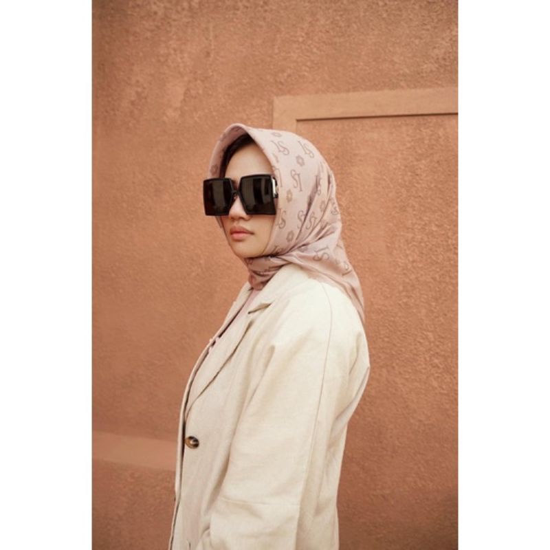 preloved Lasabelle sharjah monogram mocca