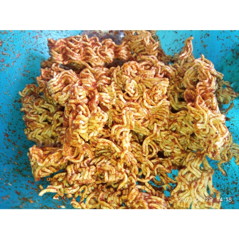 

mie kriuk pedas minimal pembelian 5pcs