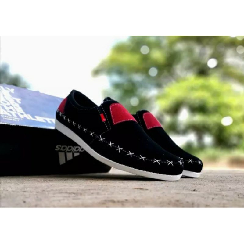 Sepatu Slip On Pria Keren Sepatu Santai Pria Murah 2021 Sepatu Pria Sepatu Murah Sepatu Casual Sepat