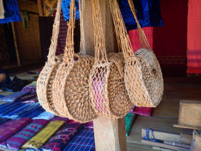 Tas Koja Bulat rajutan kulit kayu khas suku Baduy