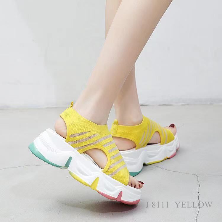 FASHION WANITA SANDAL GUNUNG  DAMIRA  8111