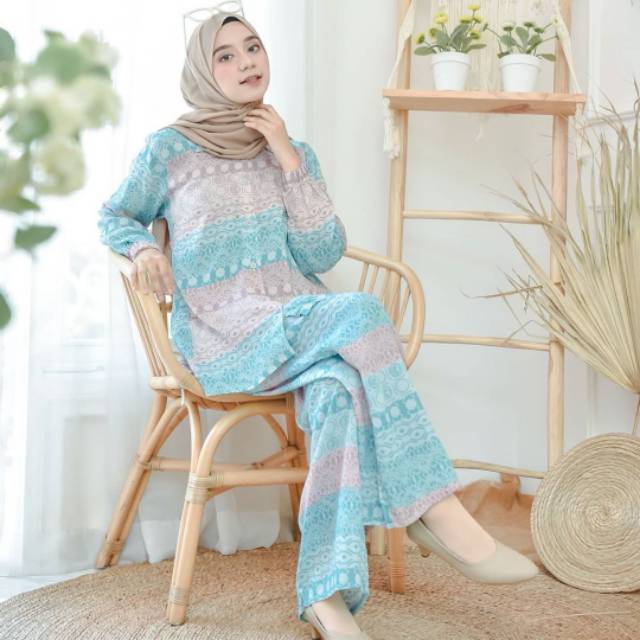 Baju muslim perempuan bahan Rayon Uniqlo
