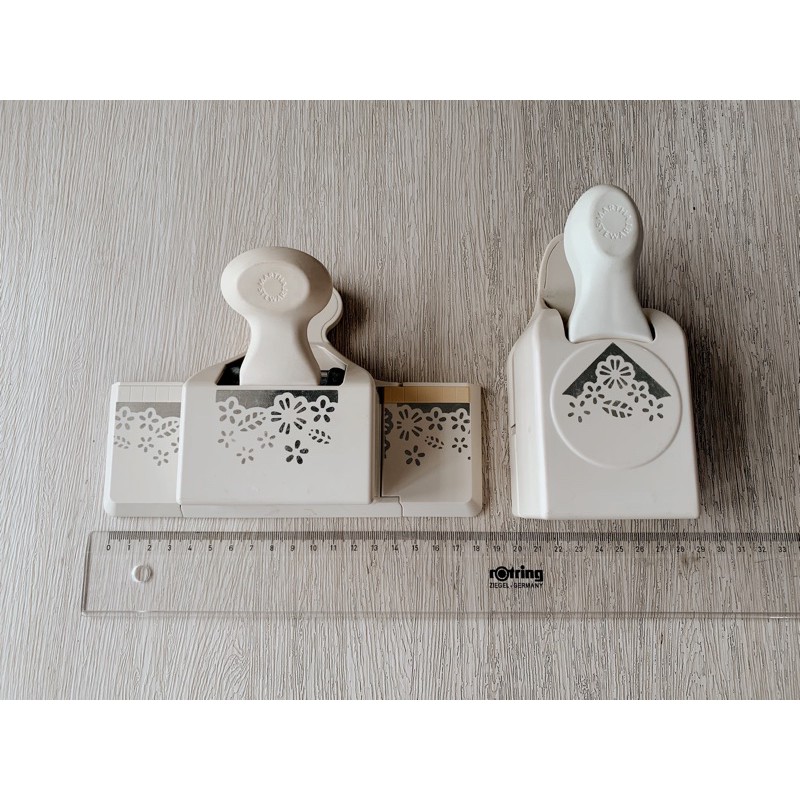 

Martha Stewart Puncher Set (2 pcs)/ Pembolong Kertas Scrapbook