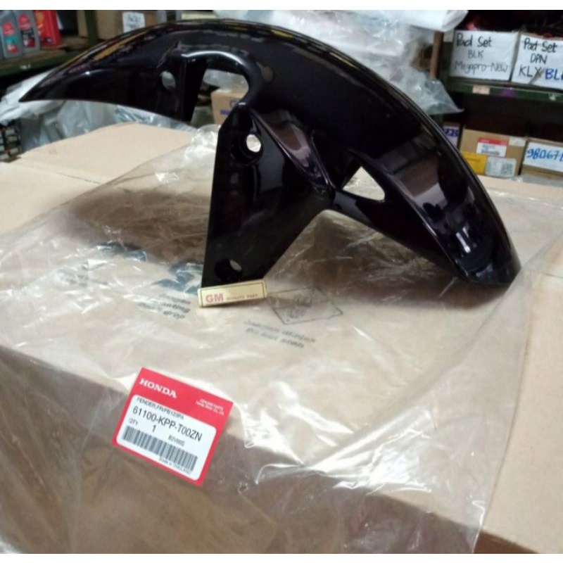 SPAKBOR DEPAN CBR 150R 2011 WARNA HITAM METALIC 61100-KPP-T00ZN