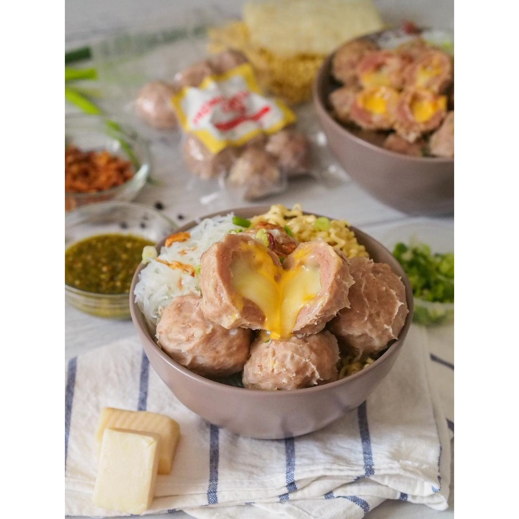 

Bakso Sapi Besar Premium Melted Cheese Keju Mozarella