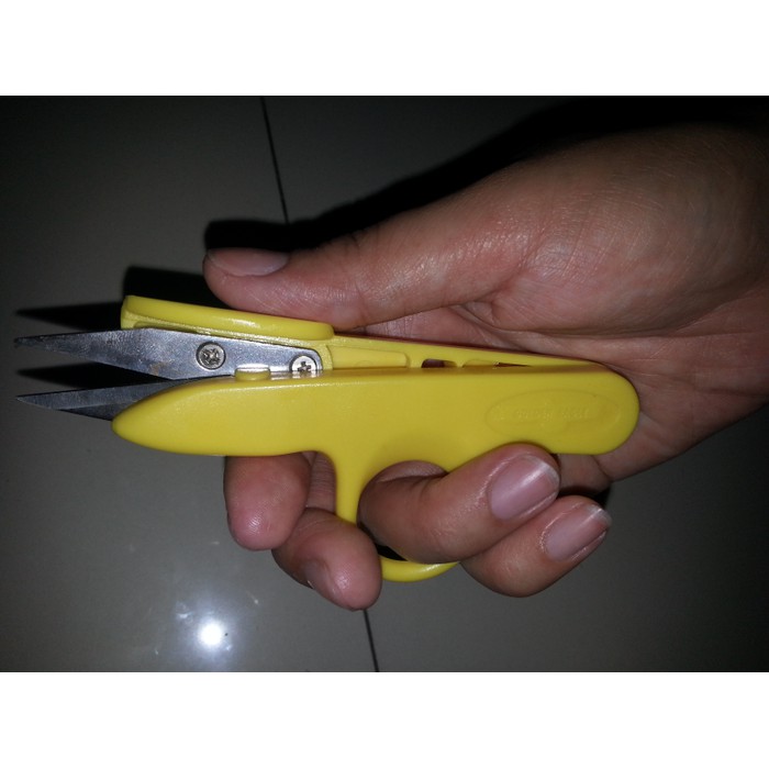 

Jual Gunting benang pemotong benang catrek cekris gagang plastik jari Diskon