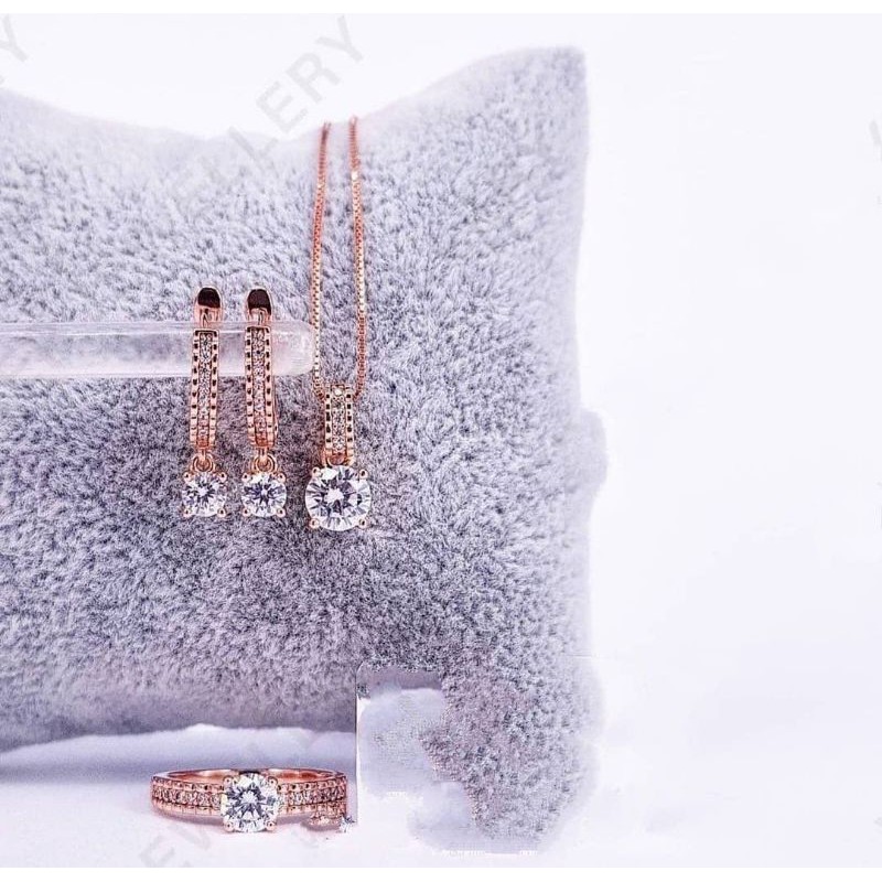 set perhiasan vier roxe