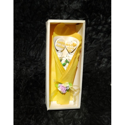 

Bouquet mawar dus plus 2 ucapan