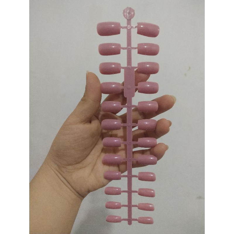 KUKU POLOS WARNA BENTUK SQUARE ISI 24PCS PER BATANG / NAIL ART