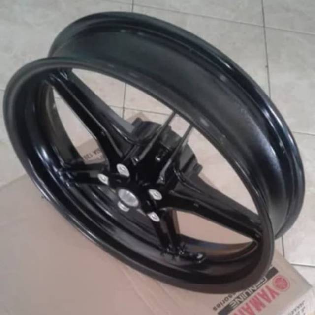 Velg belakang Jupiter MX KING 150 hitam original ygp
