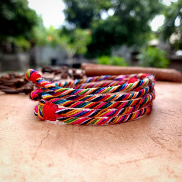 Gelang Sangadatu Split Ulir Woll Slot/ Gelang Pura Besakih / Gelang Bali / Gelang Sangadatu Khas Bali / Gelang bali Murah / Oleh Oleh Khas Bali / Sangadatu Asli / Benang Sangadatu Murah / Craft Dewata
