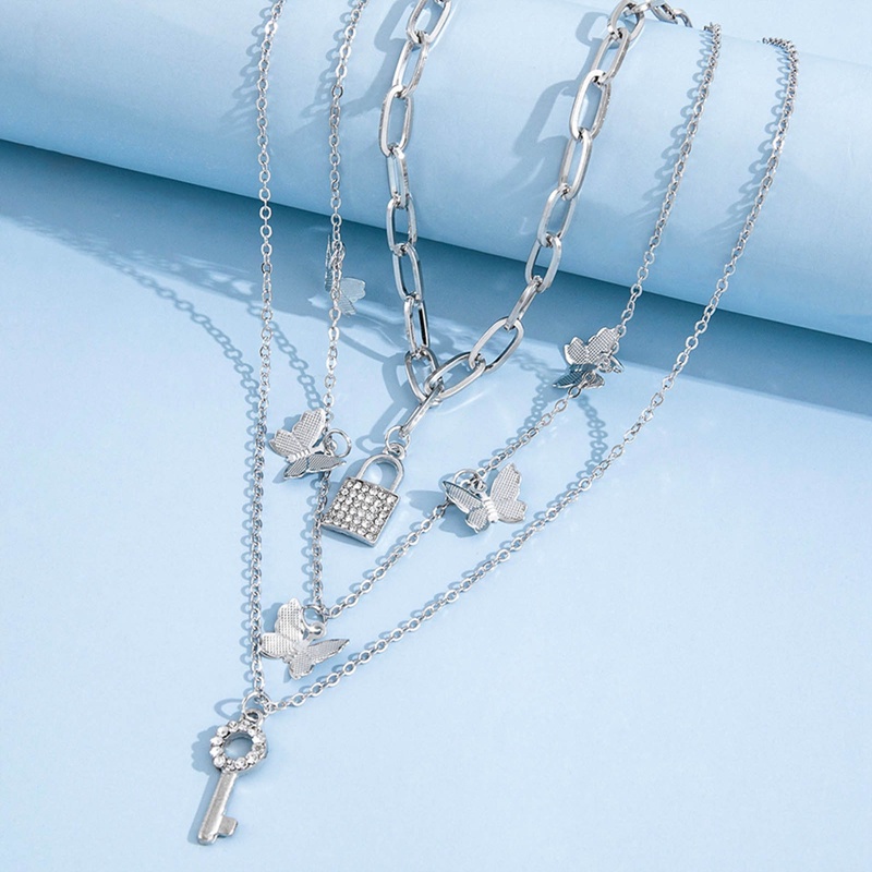 Kalung Rantai Multilayer Dengan Liontin Kupu-Kupu Kunci Aksen Kristal Untuk Wanita