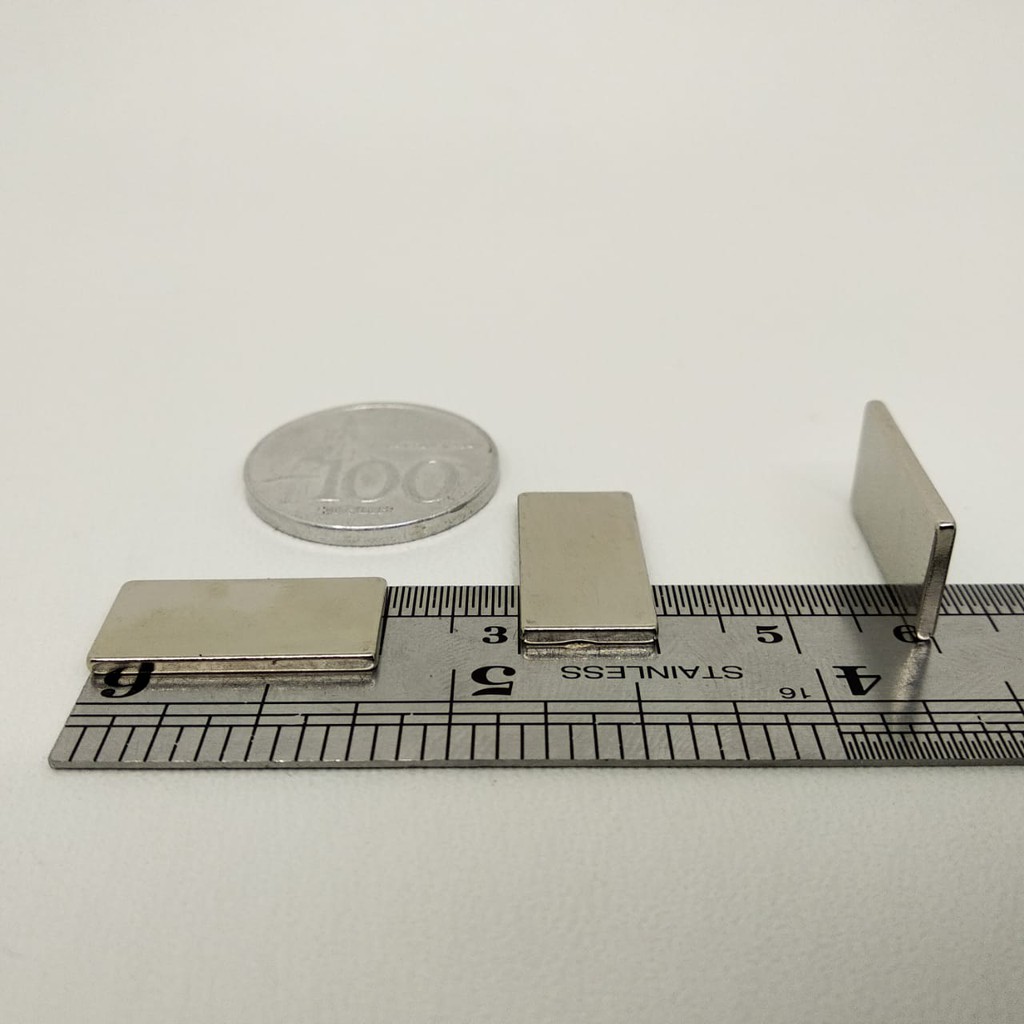 2 biji Magnet Silver Super Kuat Strong Neodymium kotak bar batang lempengan 20x10x1,5mm Permanen Mur