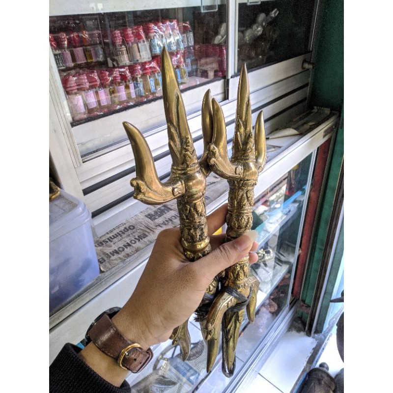 [BISA BAYAR DI TEMPAT TUAN] Trisula dobel pusaka kuningan antik