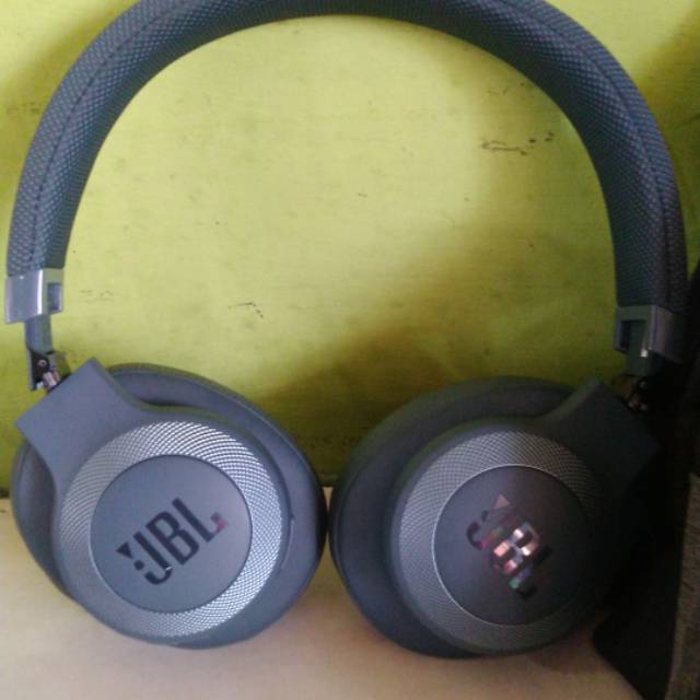 JBL E65 BTNC
