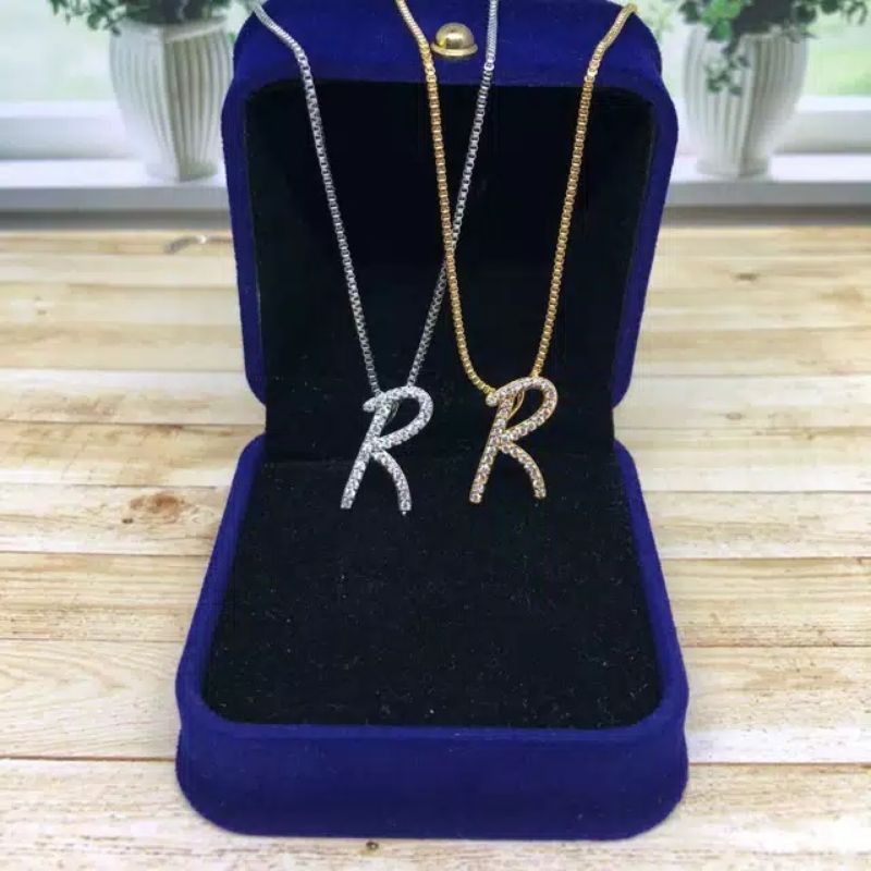 kalung huruf r