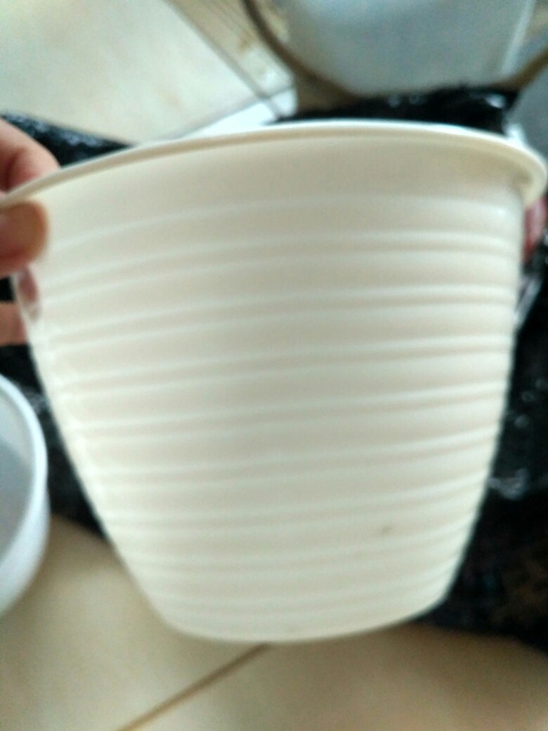 Pot Pagoda Mirip Tawon  Uk 20 (diameter +- 18 Cm) Murah!!