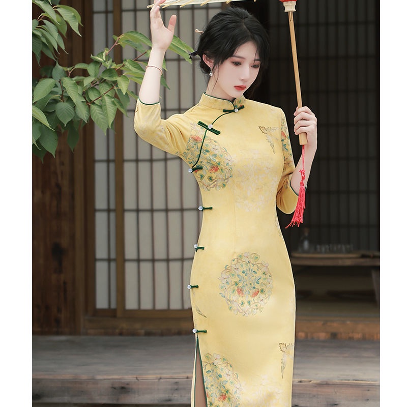 Suede cheongsam 2022 new spring style improved dress long sleeve young style retro national fashion